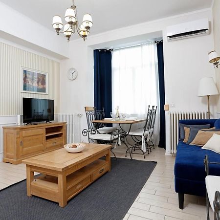 Classy 2 Bedroom Apartment In City Center Bucharest Exterior photo