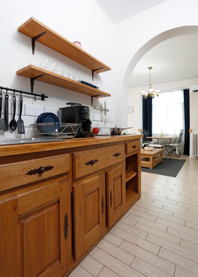 Classy 2 Bedroom Apartment In City Center Bucharest Exterior photo