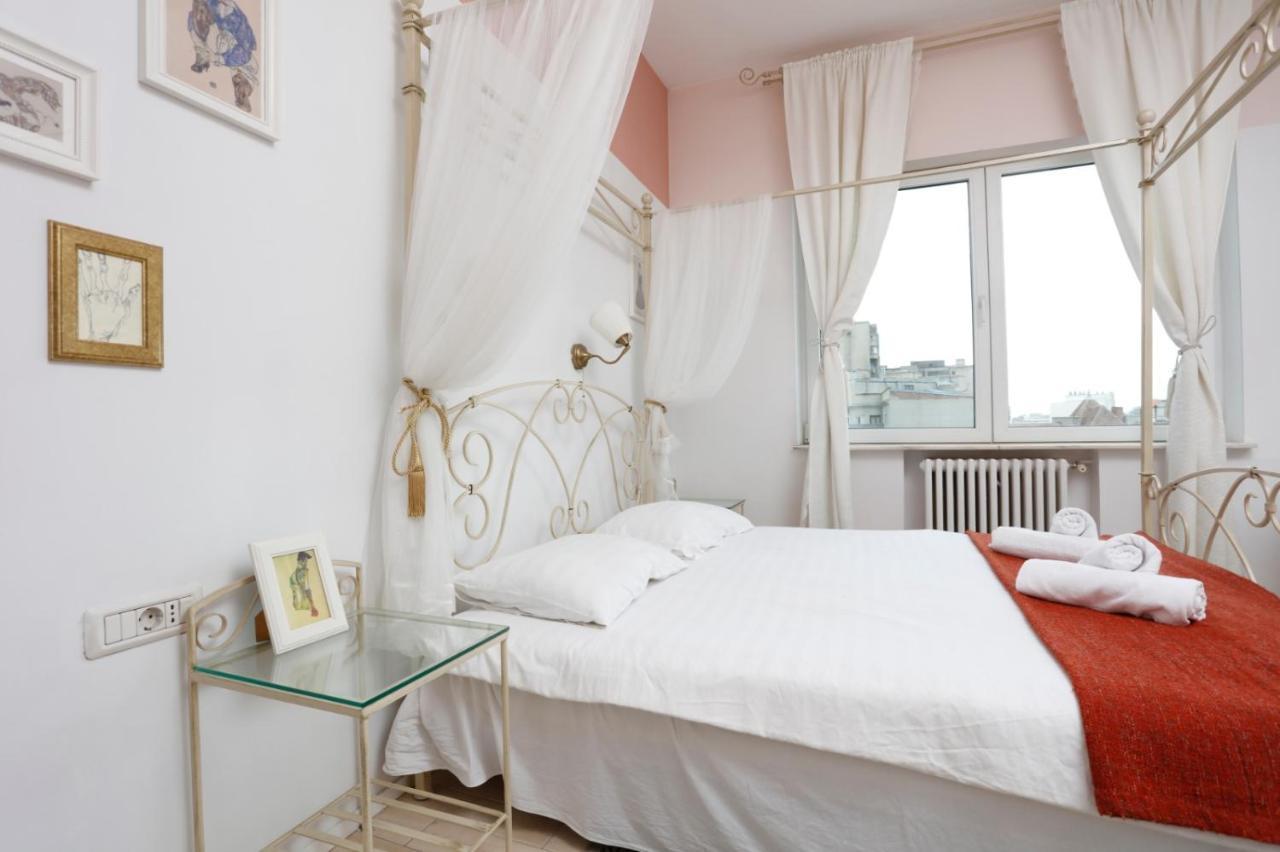 Classy 2 Bedroom Apartment In City Center Bucharest Exterior photo